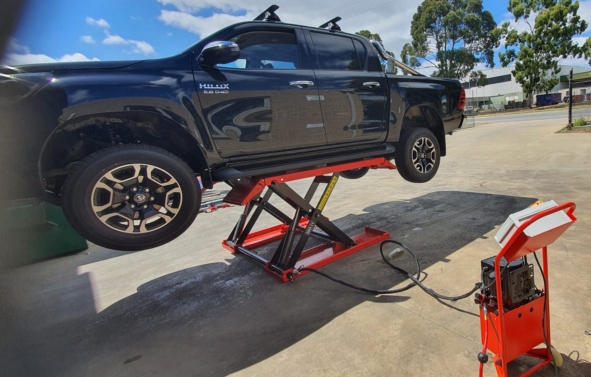 YL635B SCISSOR LIFT Aussie Car Hoist